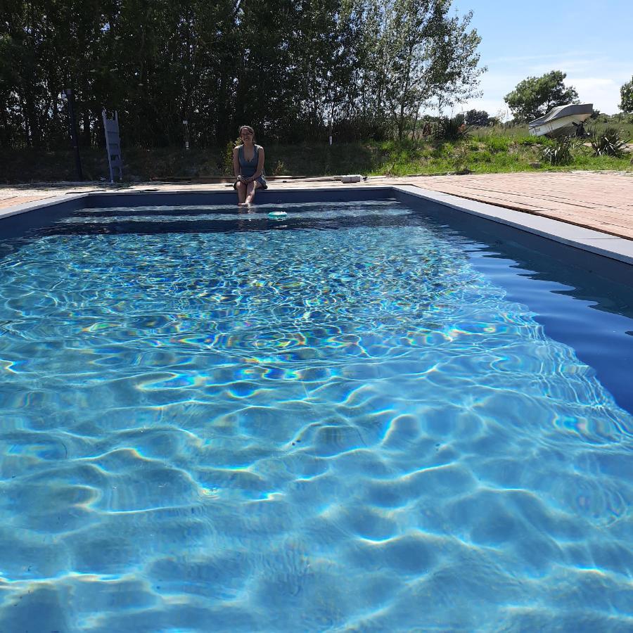 Aux Roses De L'Etang Capestang Exterior foto