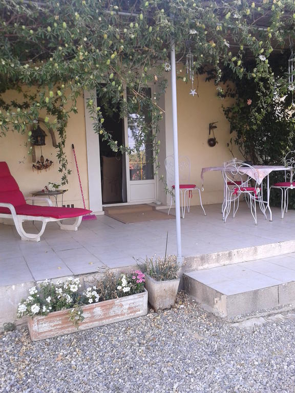 Aux Roses De L'Etang Capestang Exterior foto